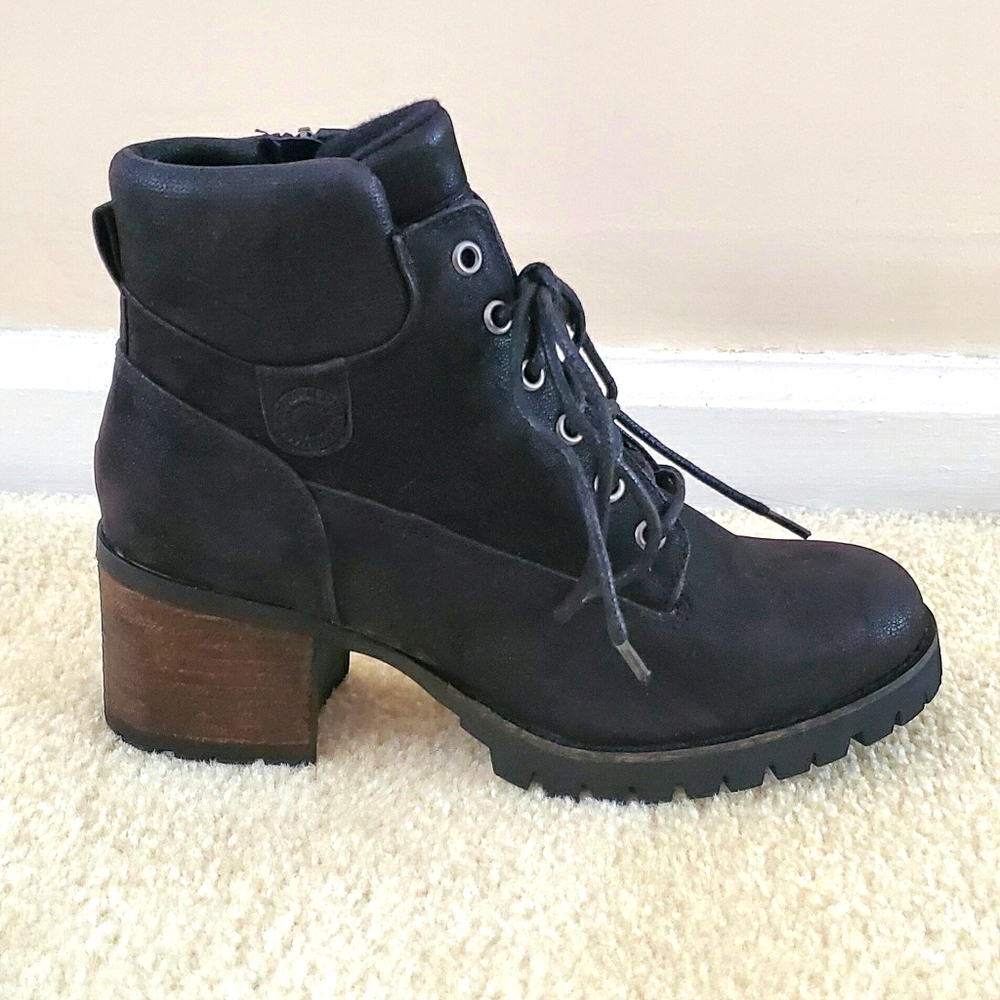 Crown Vintage block heel combat boots NWOT